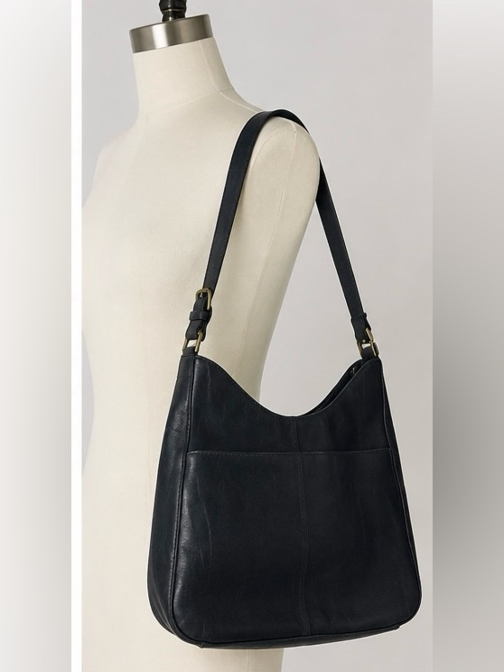 Vintage Liz Claiborne Navy Shoulder Bag Y2K hobo minimalist
